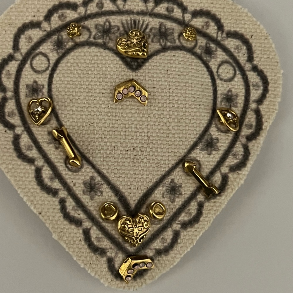 FREE PEOPLE Earrings with Iron on Patch 6 Pairs of post - Picture 12 of 14